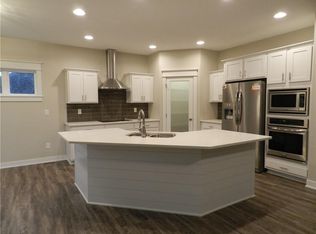 920 Cardinal Dr, Polk City, IA 50226