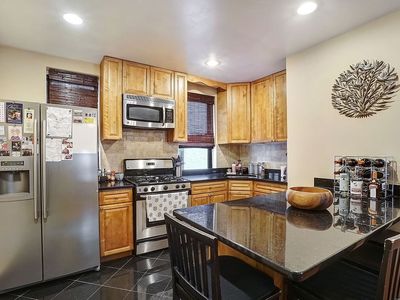 21-78 35th St APT 3G, Astoria, NY, 11105