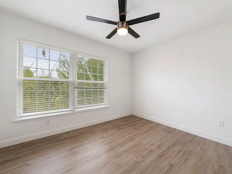 23540 Walden Center Dr #303 — Photo 6