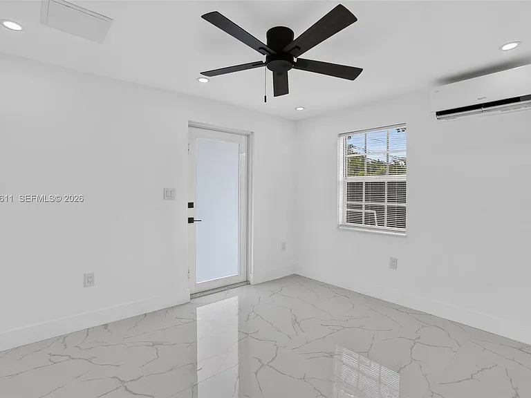 1920 SW 67th Ave — Photo 21