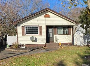 119 Neptune Ave, Mastic, NY 11950