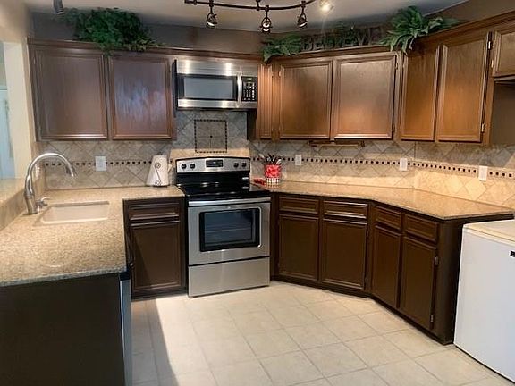 2nd image of 2301 Darwin Cir