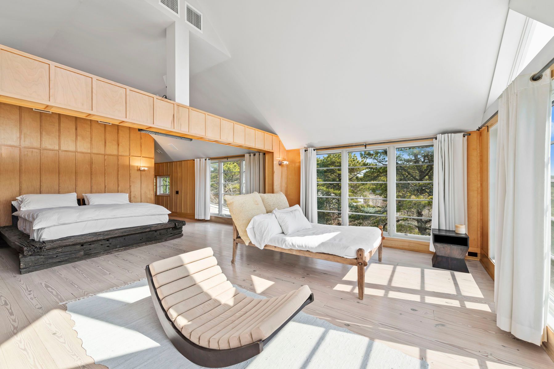 11 Ship Wreck Dr in Amagansett Out East