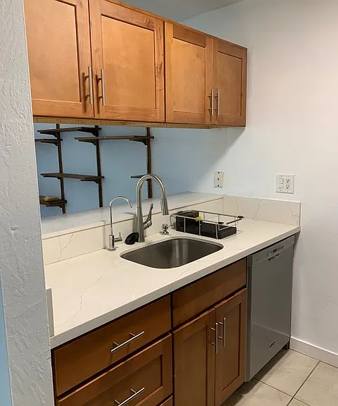2113 Rose St #1 — Photo 8
