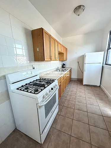 1670 W Pratt Blvd #2B Photo 1