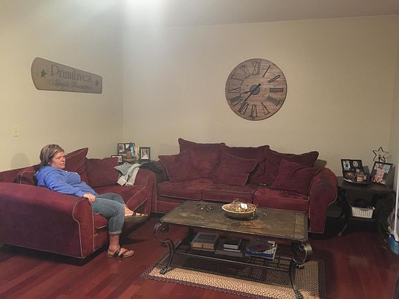 4th image of 411 Faulconer Dr