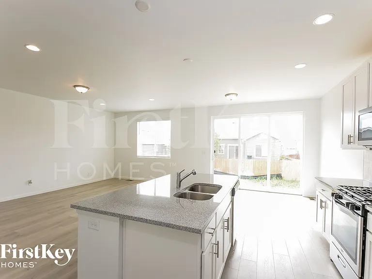 14593 Normande Dr — Photo 8