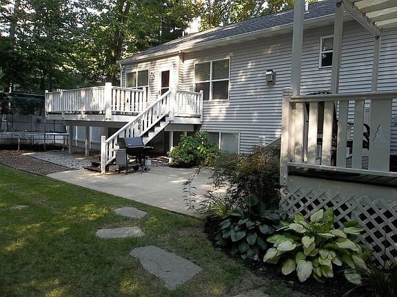 Another view of the back yar