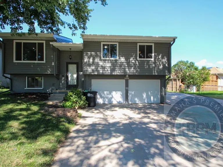6204 S 140th Ave — Photo 1