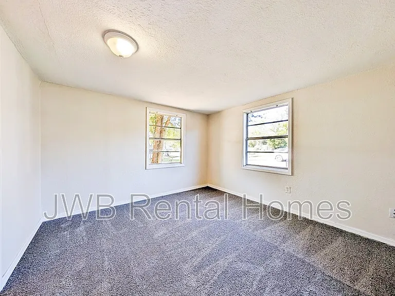 3216 Duane Ave — Photo 8