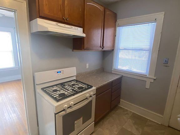 4th image of 1802-1804 E 11th St #1802