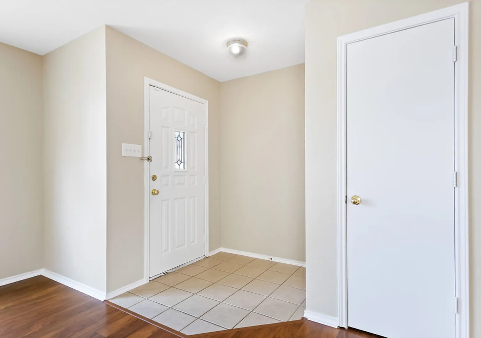 3 Bedroom/2.5 Bath Bluffs of Lookout Canyon Subdivision — Photo 4