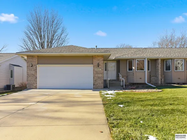 1127 N Cottonwood St, Wahoo, NE 68066