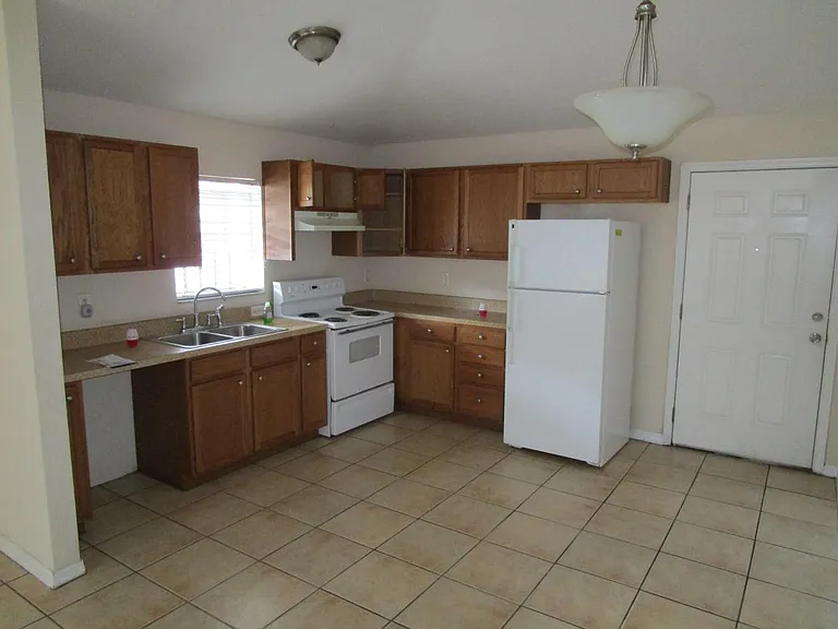 1304 E Linebaugh Ave — Photo 8