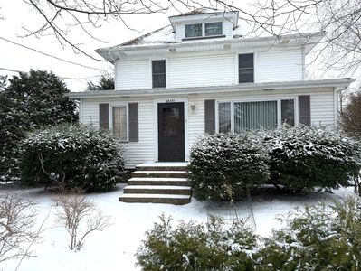6S151 Old Eola Rd, Eola, IL, 60519