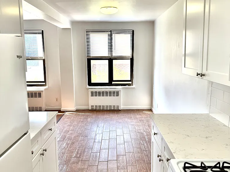 46 Davis Ave #2G — Photo 9