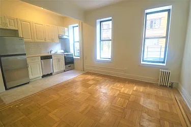 Rented by LEE & ASSOCIATES NYC RESIDENTIAL LLC