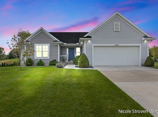 5892 Hickory Ridge Dr SW, Wyoming, MI 49418