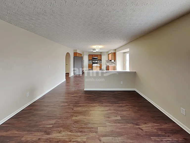 340 Evergreen Cir — Photo 8