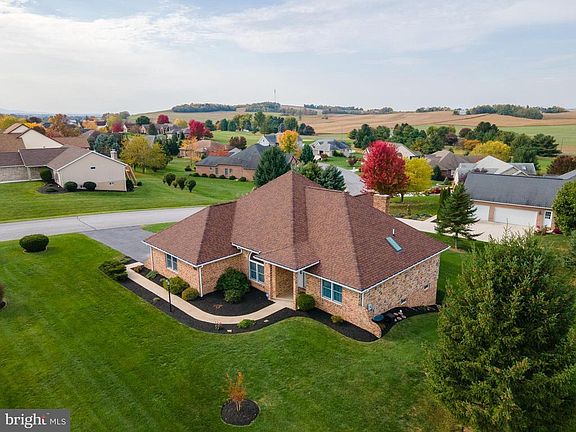 3rd image of 7088 Fairway Dr S