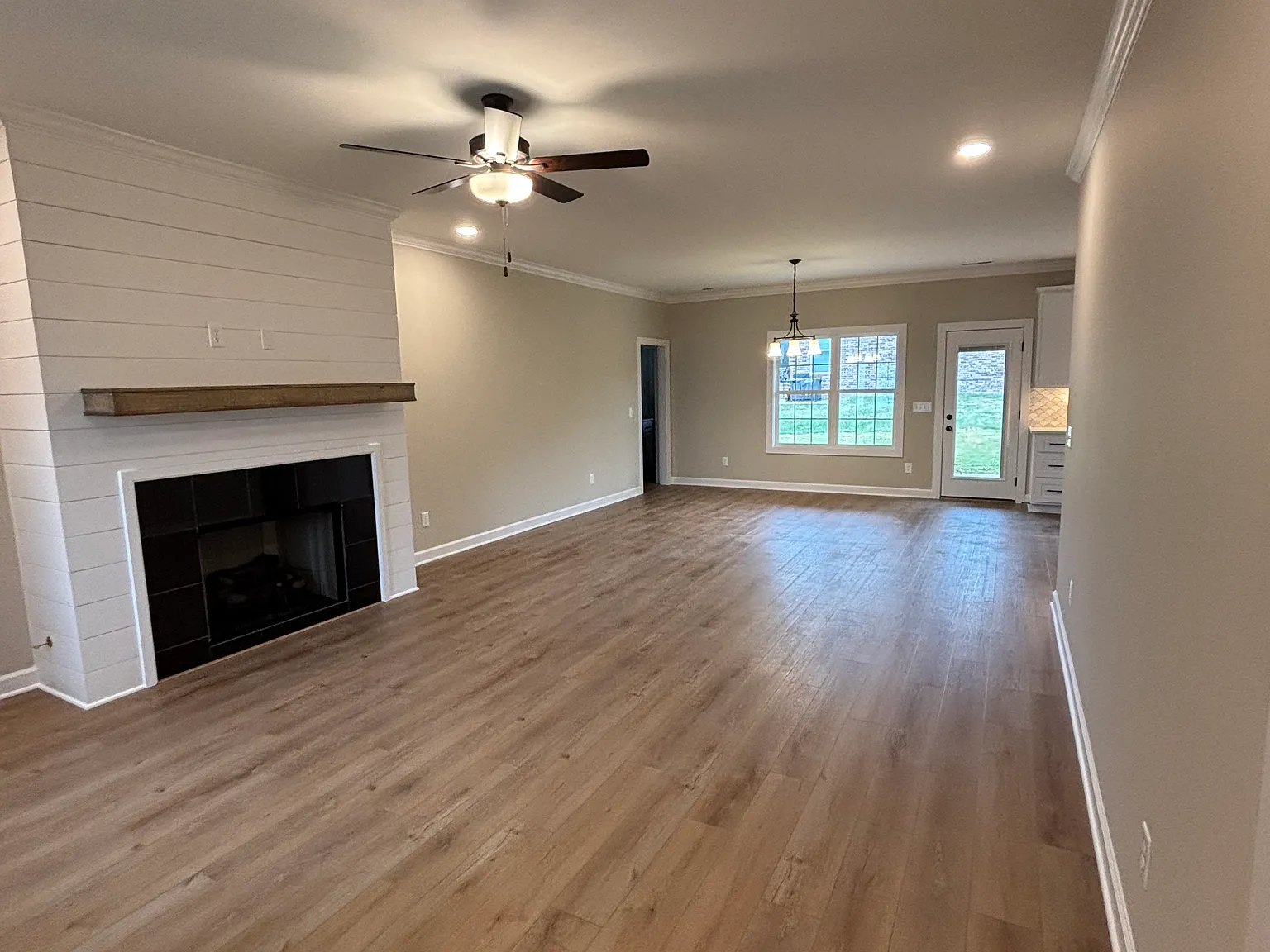 3 bed, 2094 sqft, $2,750 — Photo 3