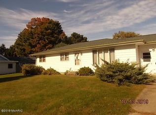 165 Race St, Constantine, MI 49042