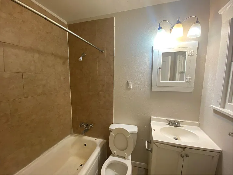 1624 Holman St #20 — Photo 5