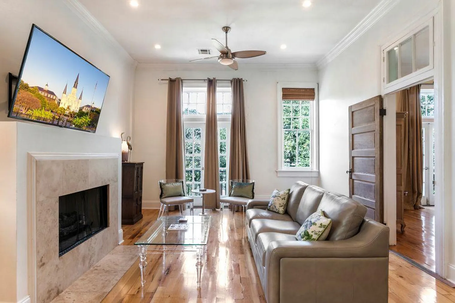 3 bed, 2.0 bath, 1894 sqft, $4,470 — Photo 1