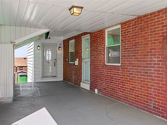 5th image of 926 Gladys Ave