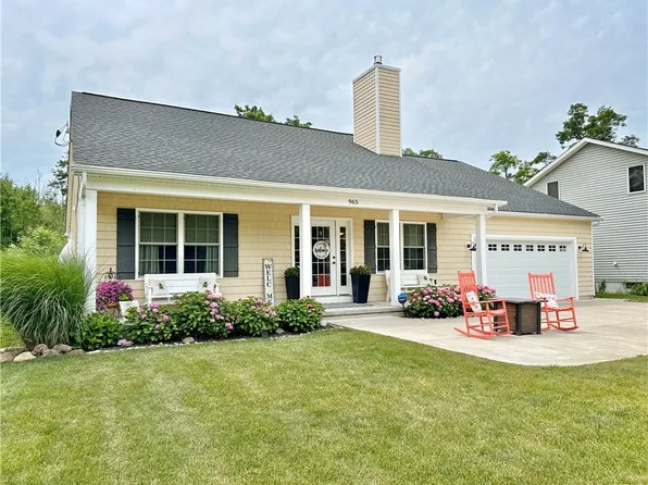 965 Michigan St, Irving, NY 14081