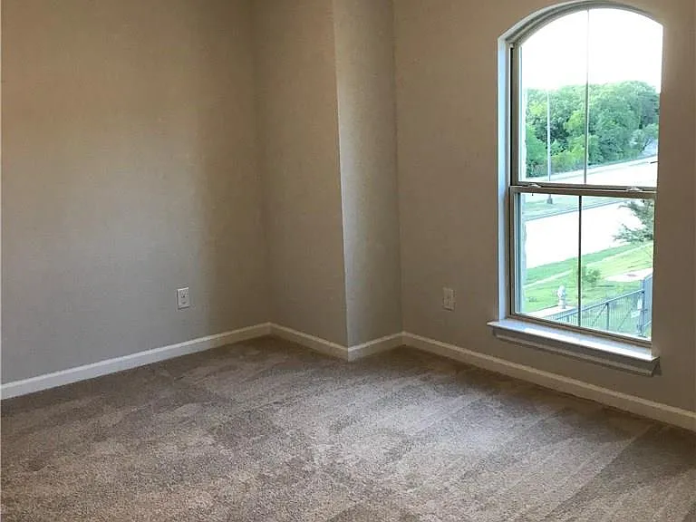 2203 Highland Villa Ln — Photo 19