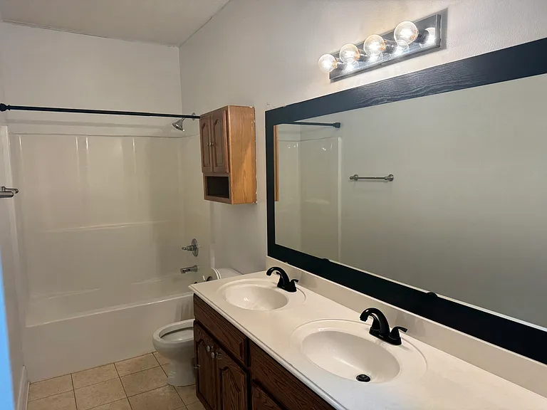 1050 Gage Dr — Photo 34