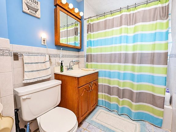5th image of 40 Baker Ave #2