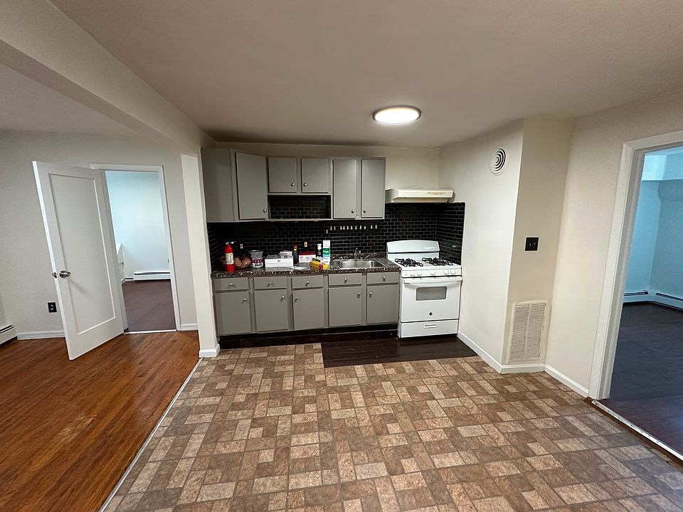 1st image of 576-584 S 1st Ave APT B