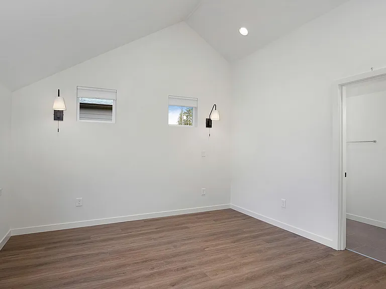 3212 NE 70th St #B — Photo 8