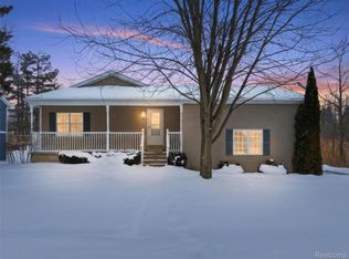 3973 Silver Valley Dr, Orion, MI 48359