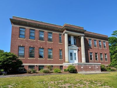 280 Village St APT F2, Medway, MA, 02053