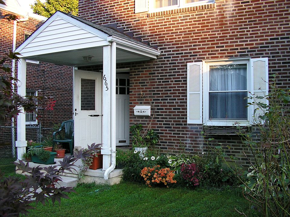 2nd image of 665 Georges Ln