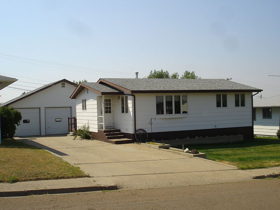 1st image of 915 Valley Dr