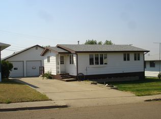 915 Valley Dr, Glasgow, MT 59230