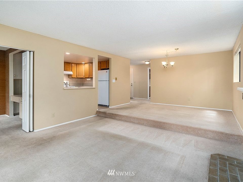 Living room up to dining room, 2nd bedroom or office/den to the left.