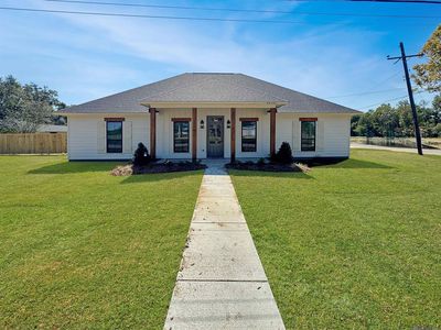 42195 Clouatre Rd, Gonzales, LA, 70737