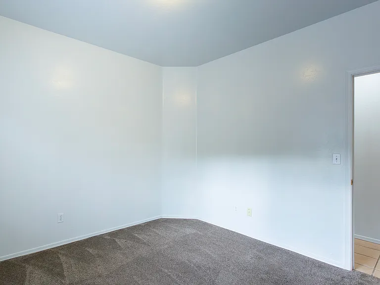 392 Falcon Ct — Photo 31