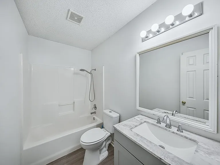 1001 Main St SE #2 — Photo 6