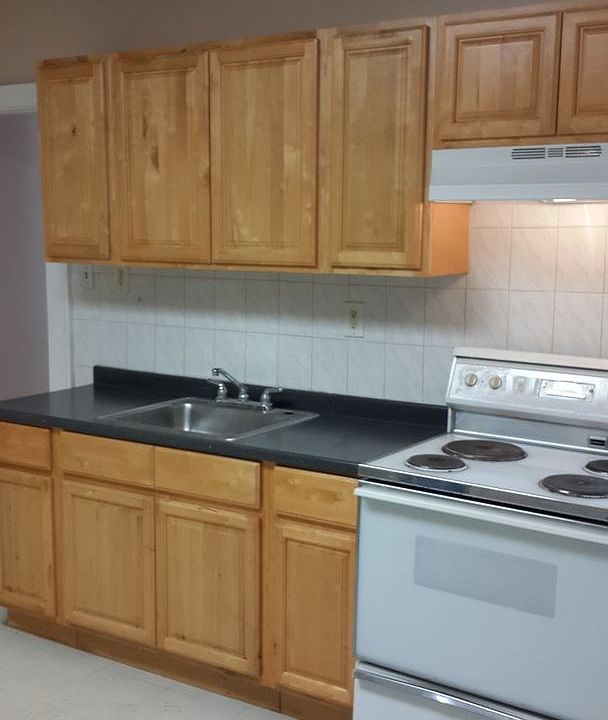 1st image of 1705 W Erie Ave APT 2