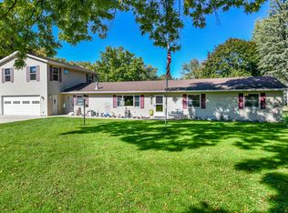 3902 N Channel Dr, Delavan, WI 53115
