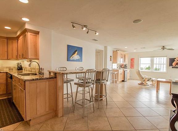 4th image of 1900 Clifford St APT 604