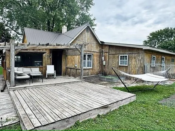 210 3rd St, Rinard, IA 50538