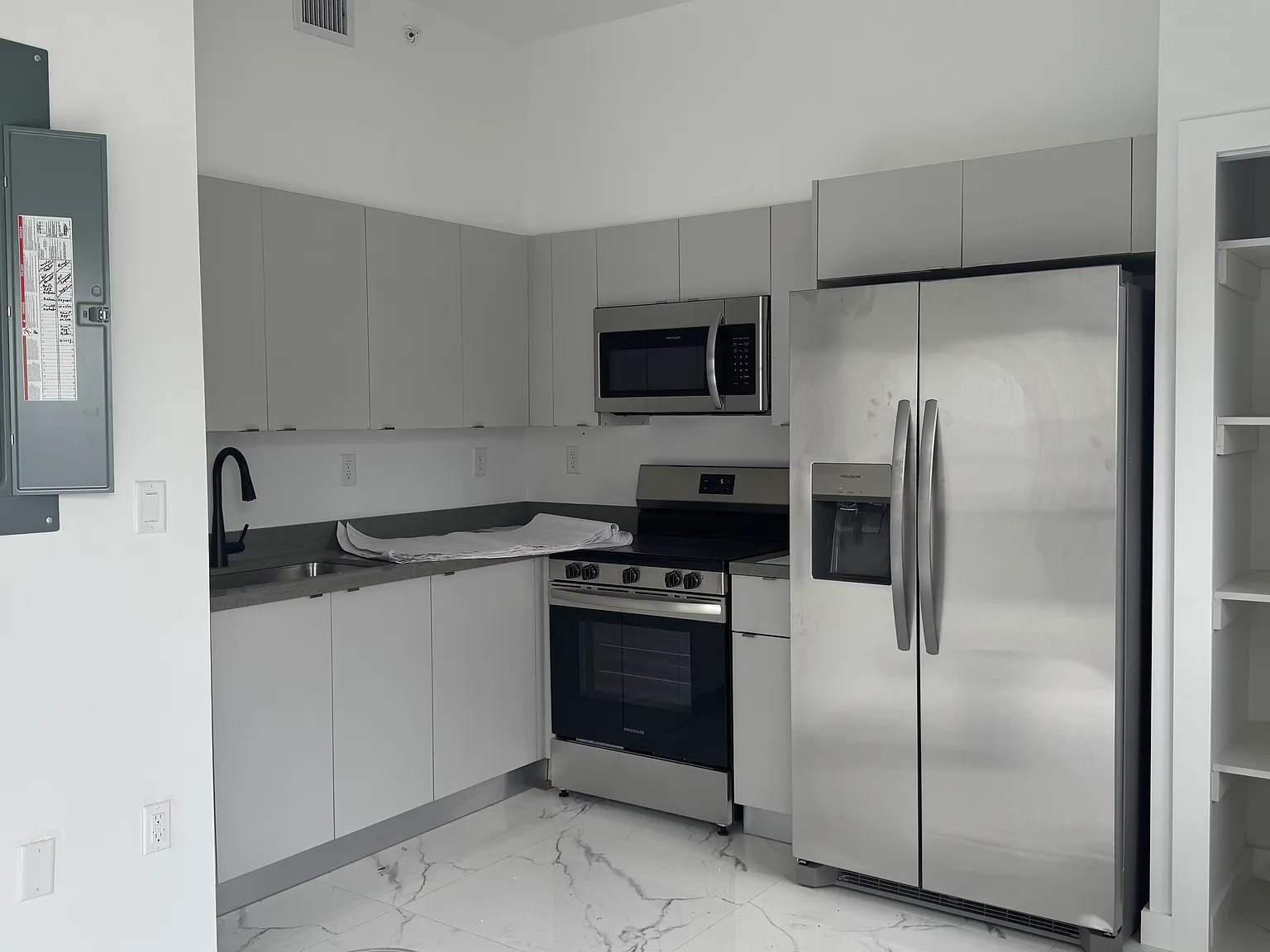 2 bed, $2,700 — Photo 3