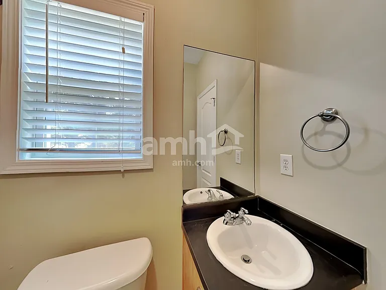712 Gatwick Ct — Photo 13